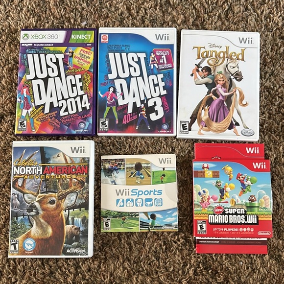 Nintendo Wii Console Bundle - Red and White - Picture 2 of 2